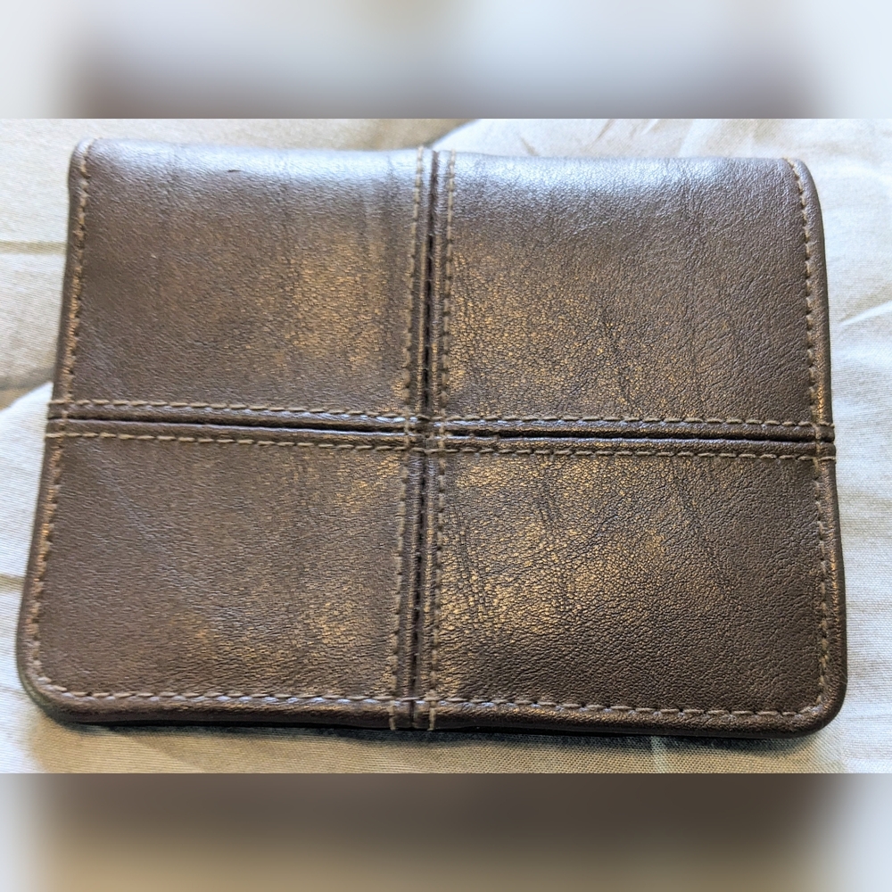 Liz Claiborne Women's Pocket Wallet